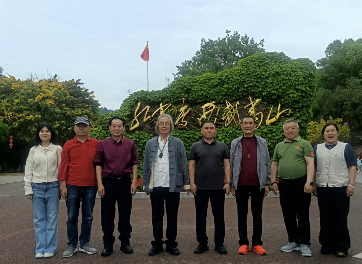 红军强渡嘉陵江

作者ll景天栋

竹板一打震天响，红色故事慢慢讲。
话说一九三