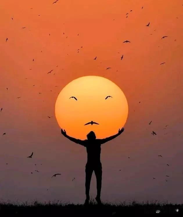 正难走的路不是从后场走到前排的距离，而是从地面走向高台的阶梯，这世界上，有多少天