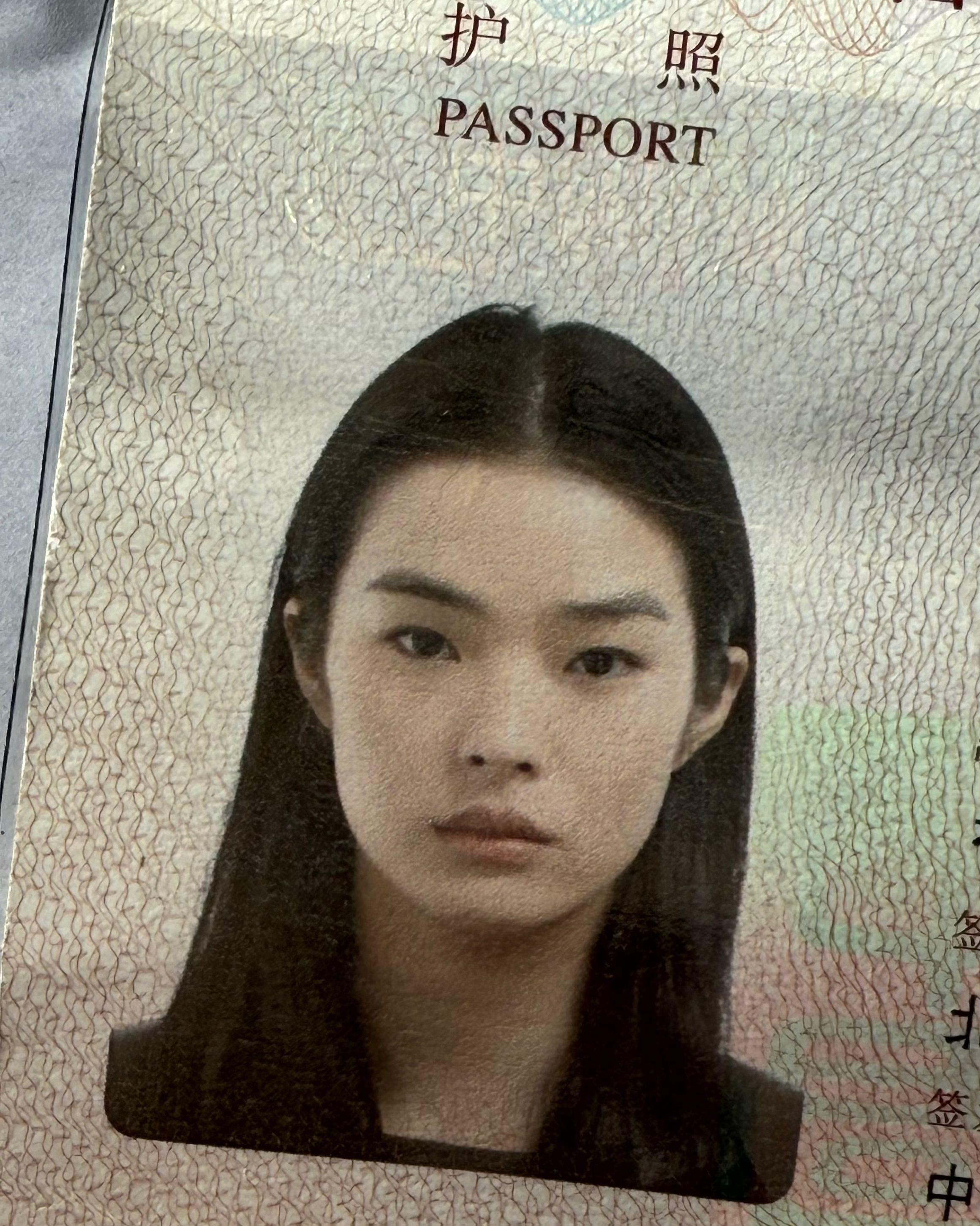 看签证页来着，胶原蛋白是真的走的时候头也不回，但是今年我吃胖了。哈哈算是补回来了