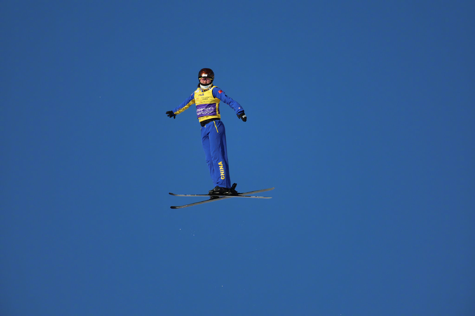 空中技巧国家队比赛服有多少黑科技 12月崇礼，中国空中技巧队以3金3银1铜书写赛