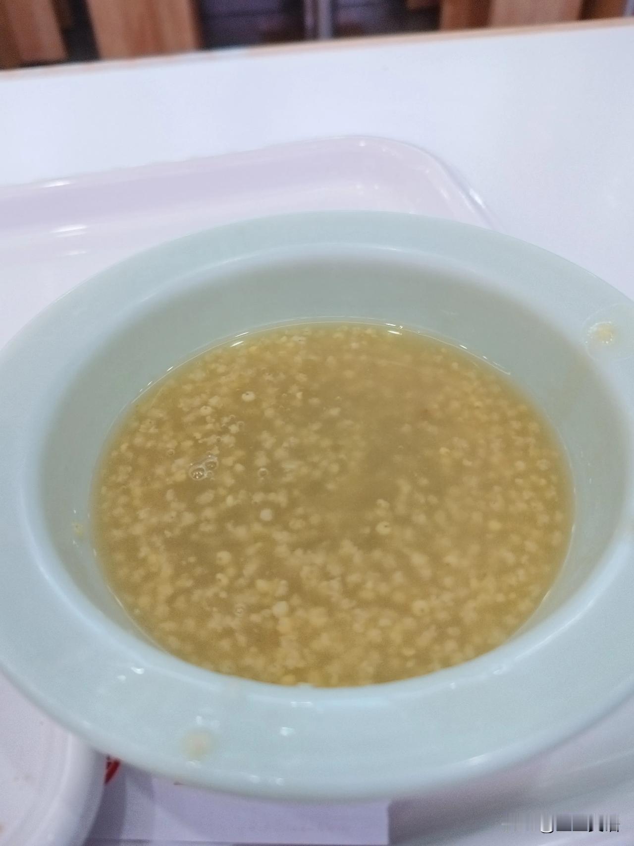 忽然感觉，真的不能再做家庭主妇了。今早，天气冷，送完孩子出去办事，可人家九点上班
