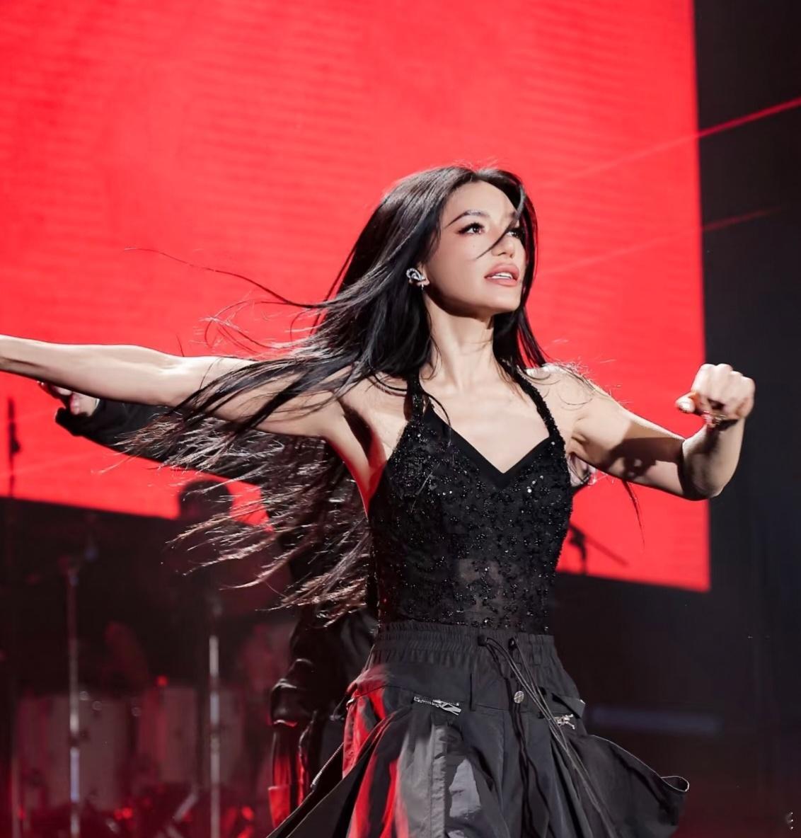 被江映蓉的肌肉线条惊喜到了，好有生命力的美! ! ! 