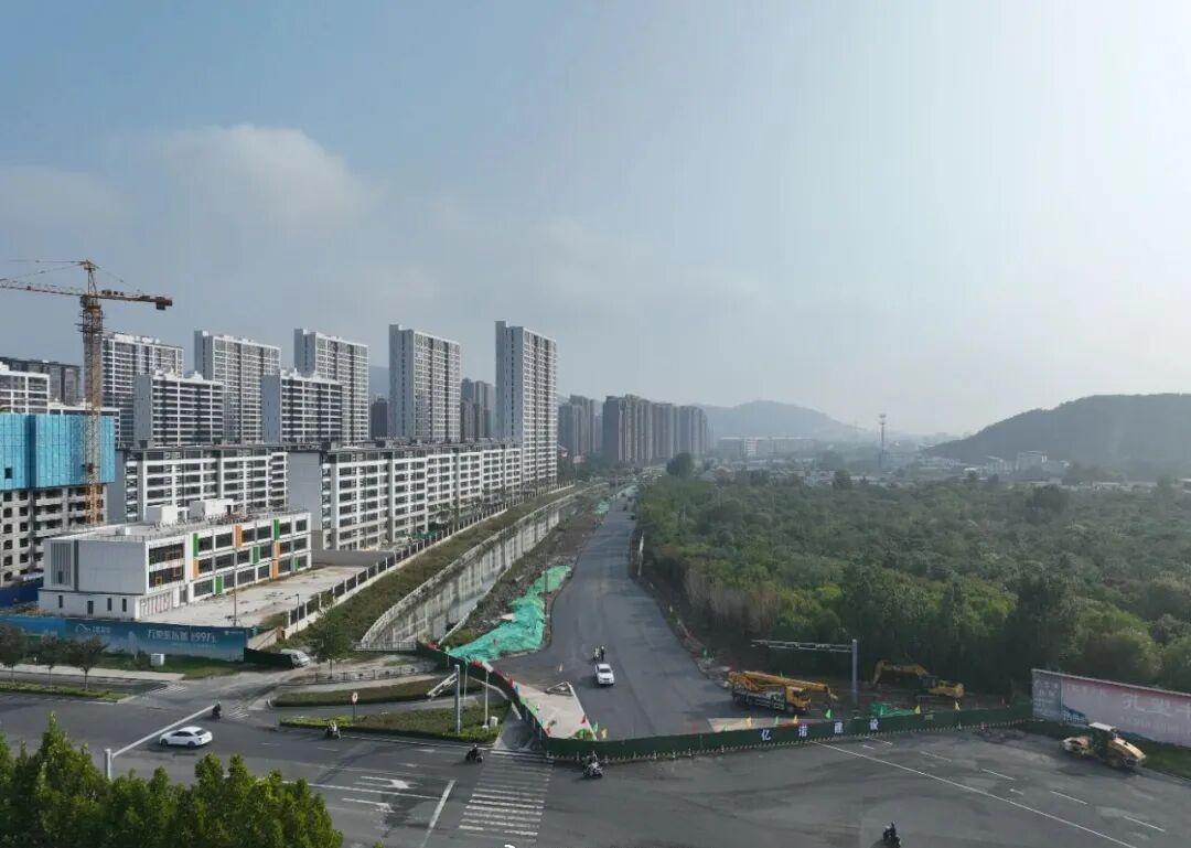 【一桥一路，通了！通了！】近日，海州辖区内洪门大桥拆除新建工程与九岭路（科苑路至