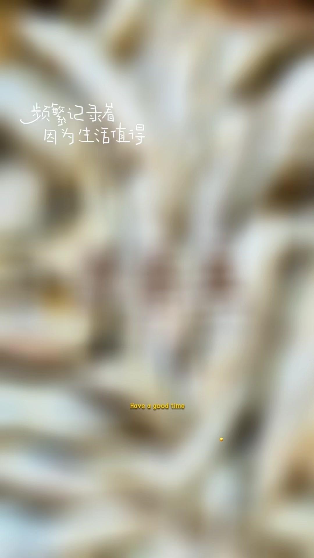 多春鱼满满一盆，看着就超有食欲，像是把大海的馈赠全端到眼前了，每个鱼籽都饱满得要