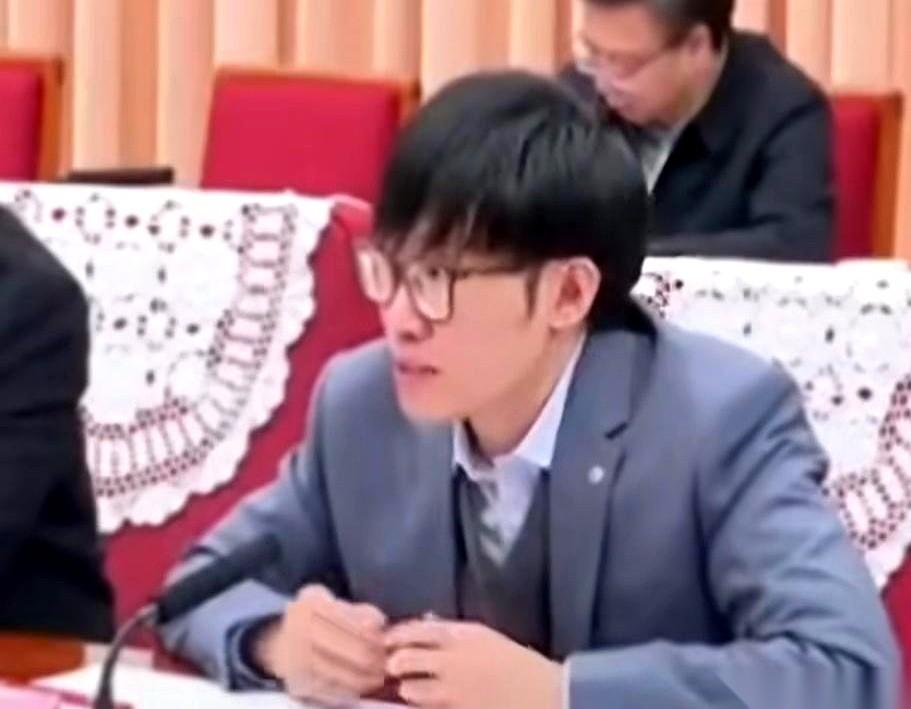 我算是看明白了，现在的股市，哪还有什么散户？都是待宰的羔羊。
你跟人在斗，还有赢