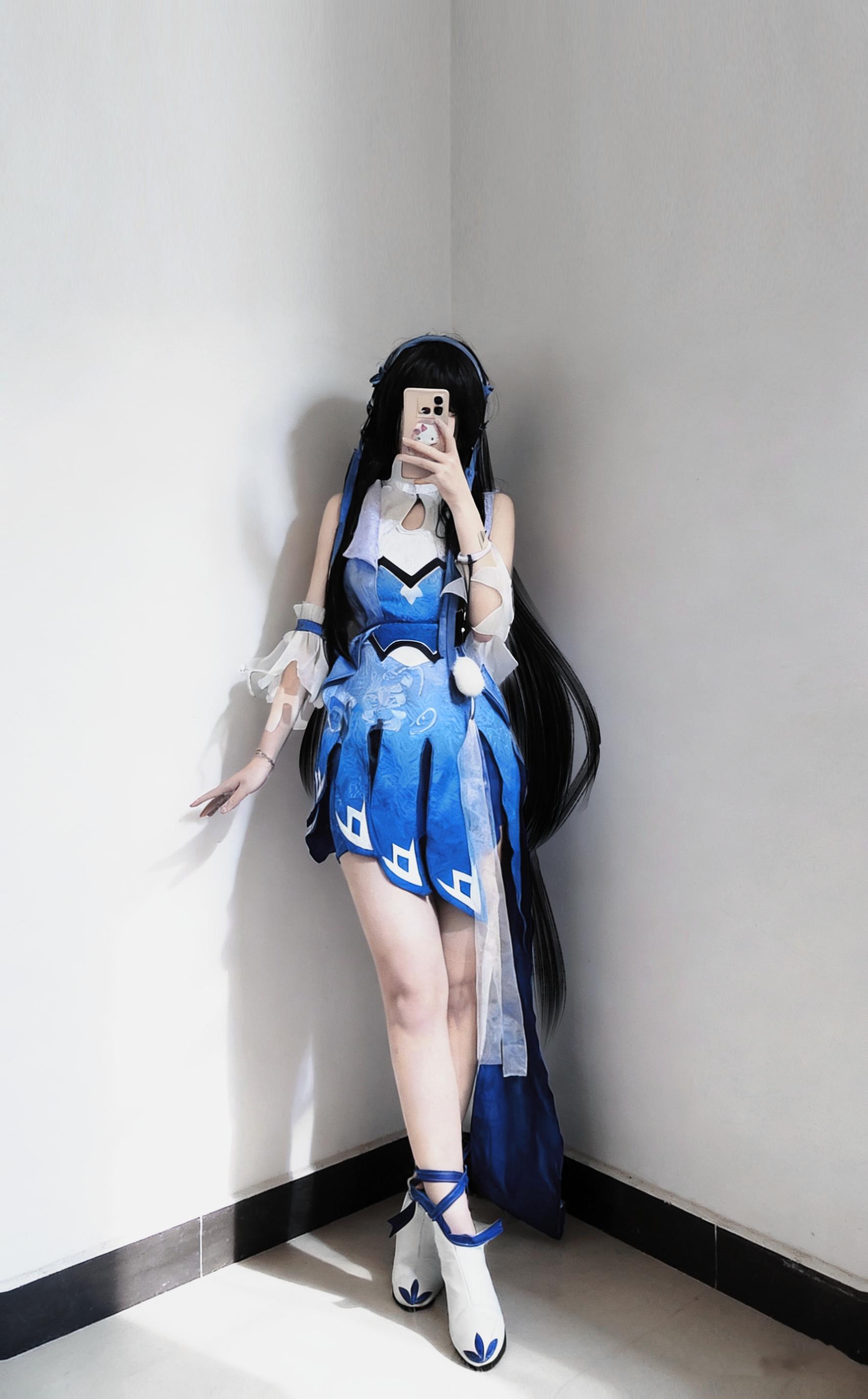 从小我便发誓要斩掉世间比我深情之人 可我的剑至今没有出鞘