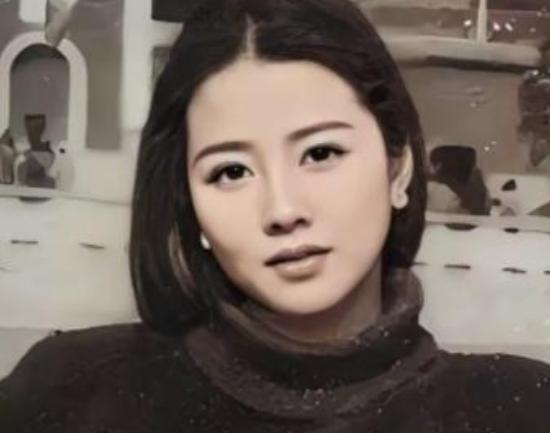 1969年，17岁的女知青张梅香被领导叫到办公室，一把将她抱住，绝望之际，她没有