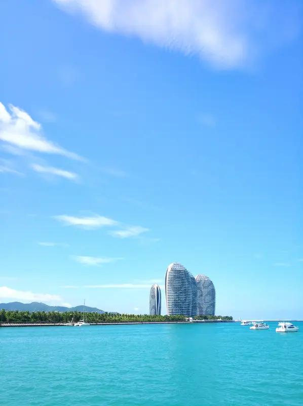 两百元“凑人头”旅游，竟能让人背负一套海景房，山东乳山这操作真是让人惊掉下巴。杭