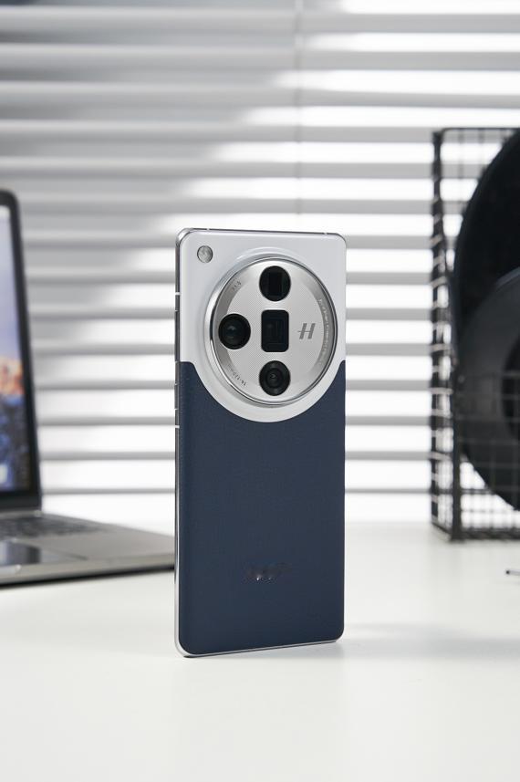 要说今年这堆旗舰机型里，最大的赢家应该就是OPPO Find X7 Ultra了