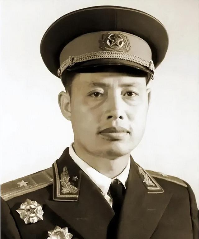 [太阳]1937年，陈宜贵带着几名走散的西路军战士到一老汉家讨饭，晚上陈宜贵悄悄