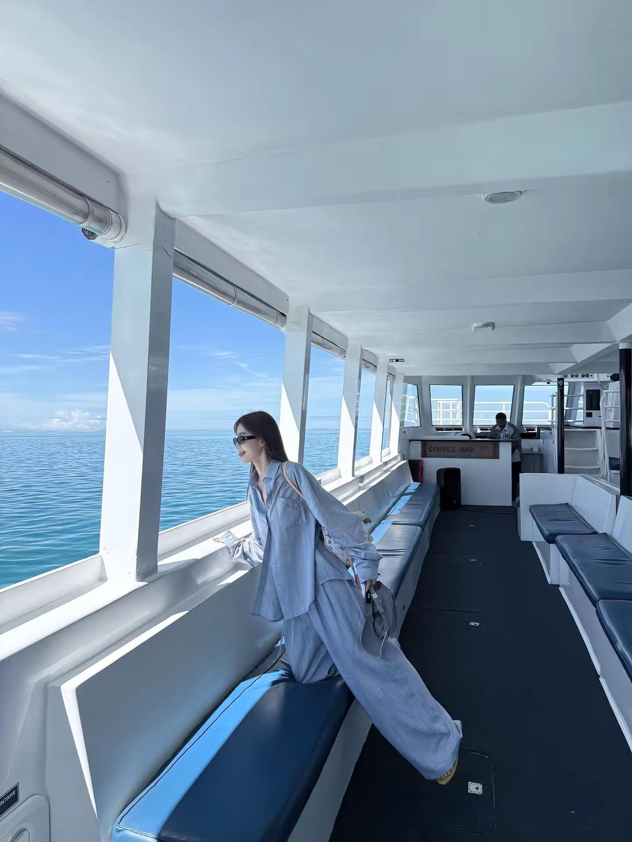 赶飞机✈️。机场穿搭