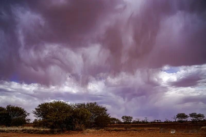 现在气候真是变了，温度忽冷忽热的，未来风调雨顺怕是很难了。全球平均气温近50年上