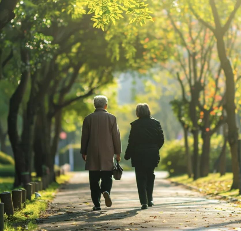 散步是悠哉游哉好，还是快步走好这要根据年龄、时间、因什么和为什么而定，如年岁大了