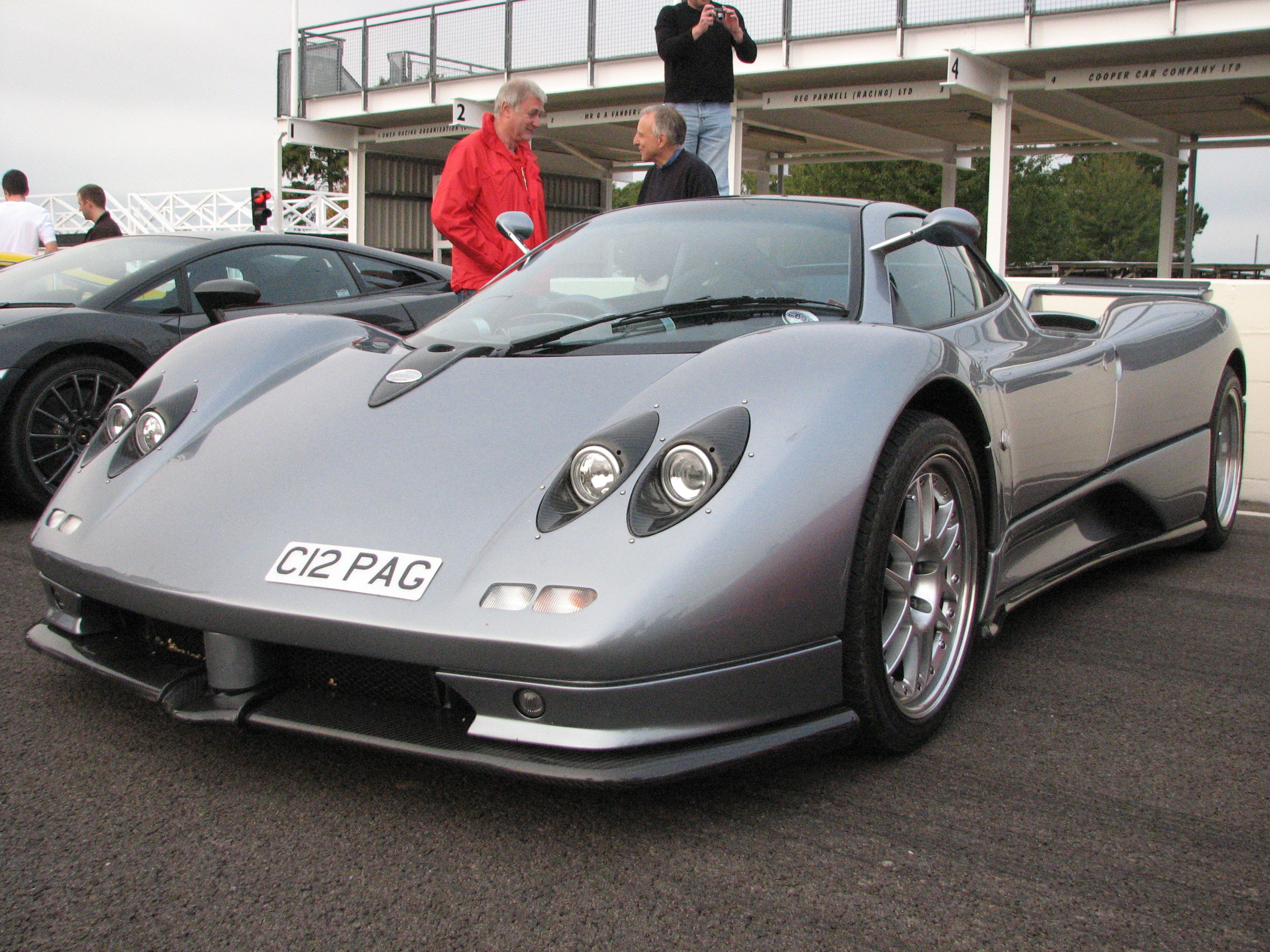 shen车档案馆  三辆英国的早期Zonda，车牌号非常有意思，C12 PAG、