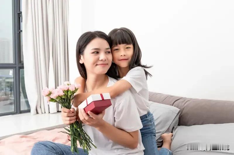 母亲是家里最好的风水，母亲本就是我们人生最初的主壤，所以对母亲的态度就是我们人生