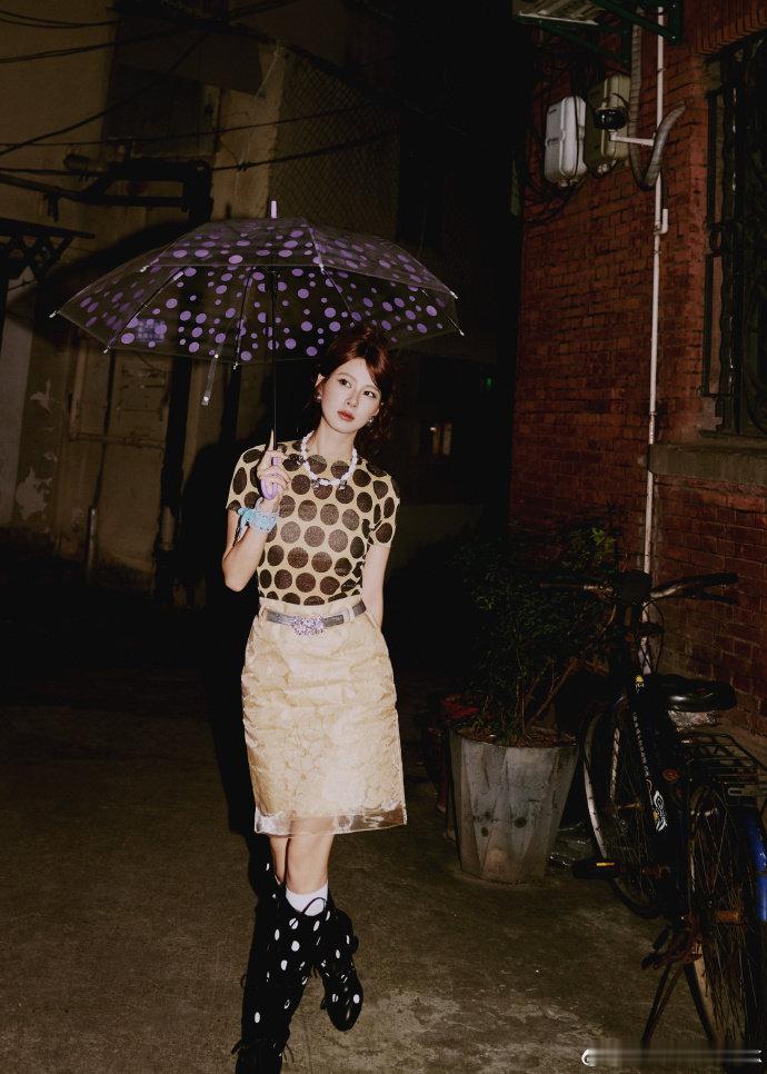 赵昭仪模仿那英花儿与少年赵昭仪[超话]赵昭仪社交主打一个直球出击，热情是真的，吓