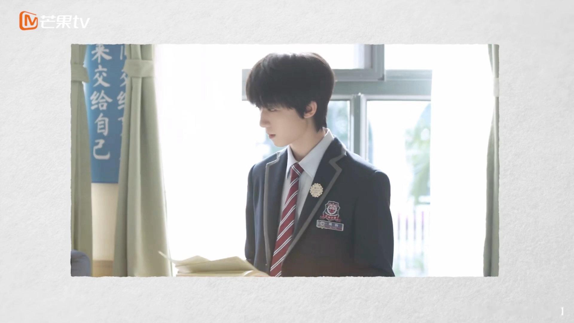 杨博文杀青捧花照 杨博文周扬杀青特辑片场细碎的日常，都变成了角色最动人的模样，杨