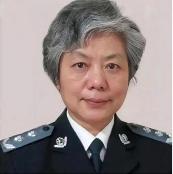 [微风]中国人民公安大学李玫瑾教授建议，凡是扶了老人被要求天价赔偿的，在老人拿不