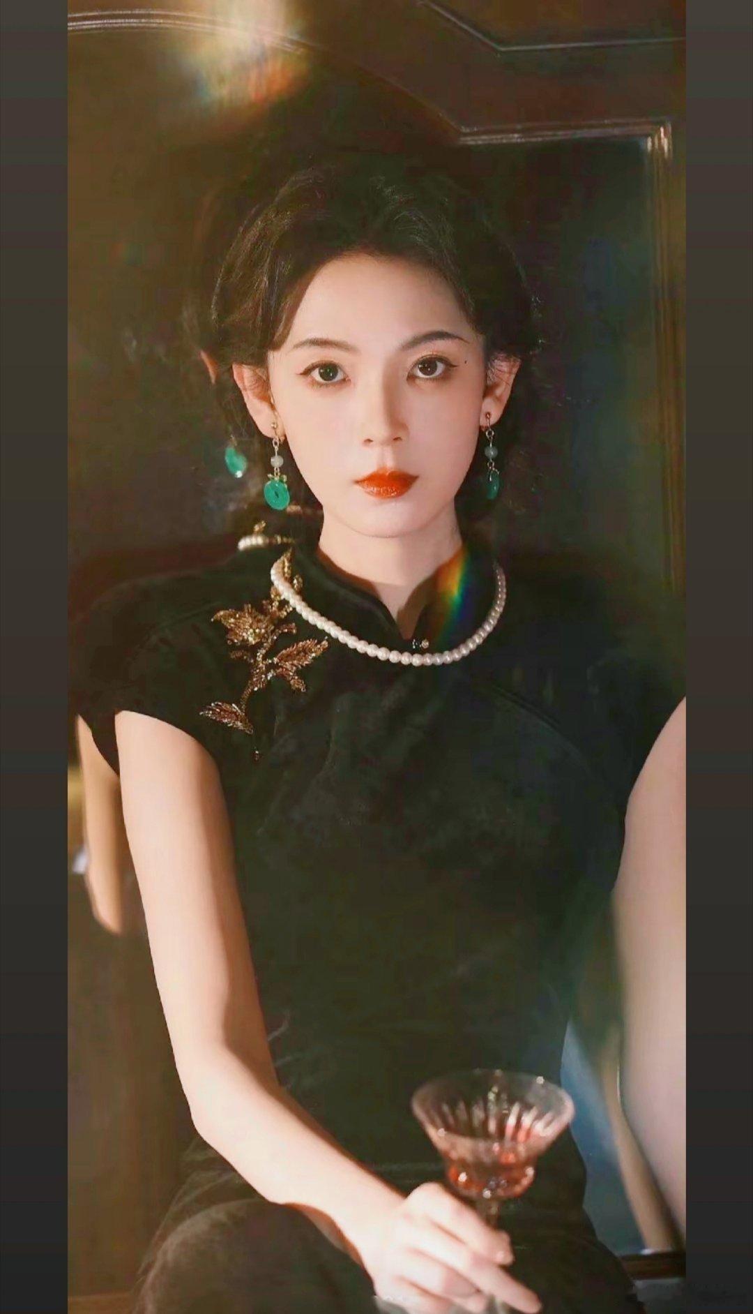 九门到底藏了多少老熟人除了伟霆哥，最期待的就是陈瑶的演技！气场特别强，只是站在那
