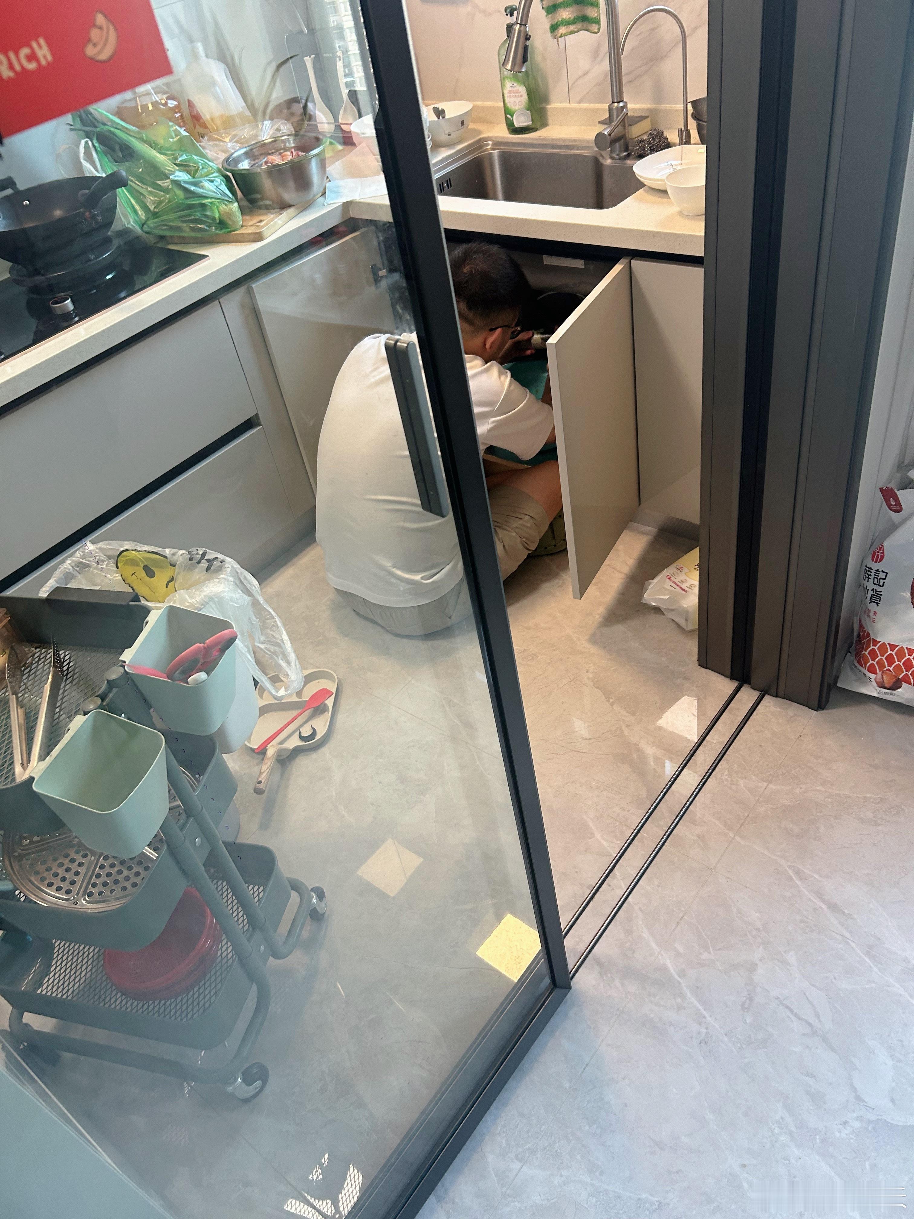 遛小猪，通下水管道，换洗床单，切配葱姜蒜，备盘子碗🥣极限1小时，结果只完成了洗