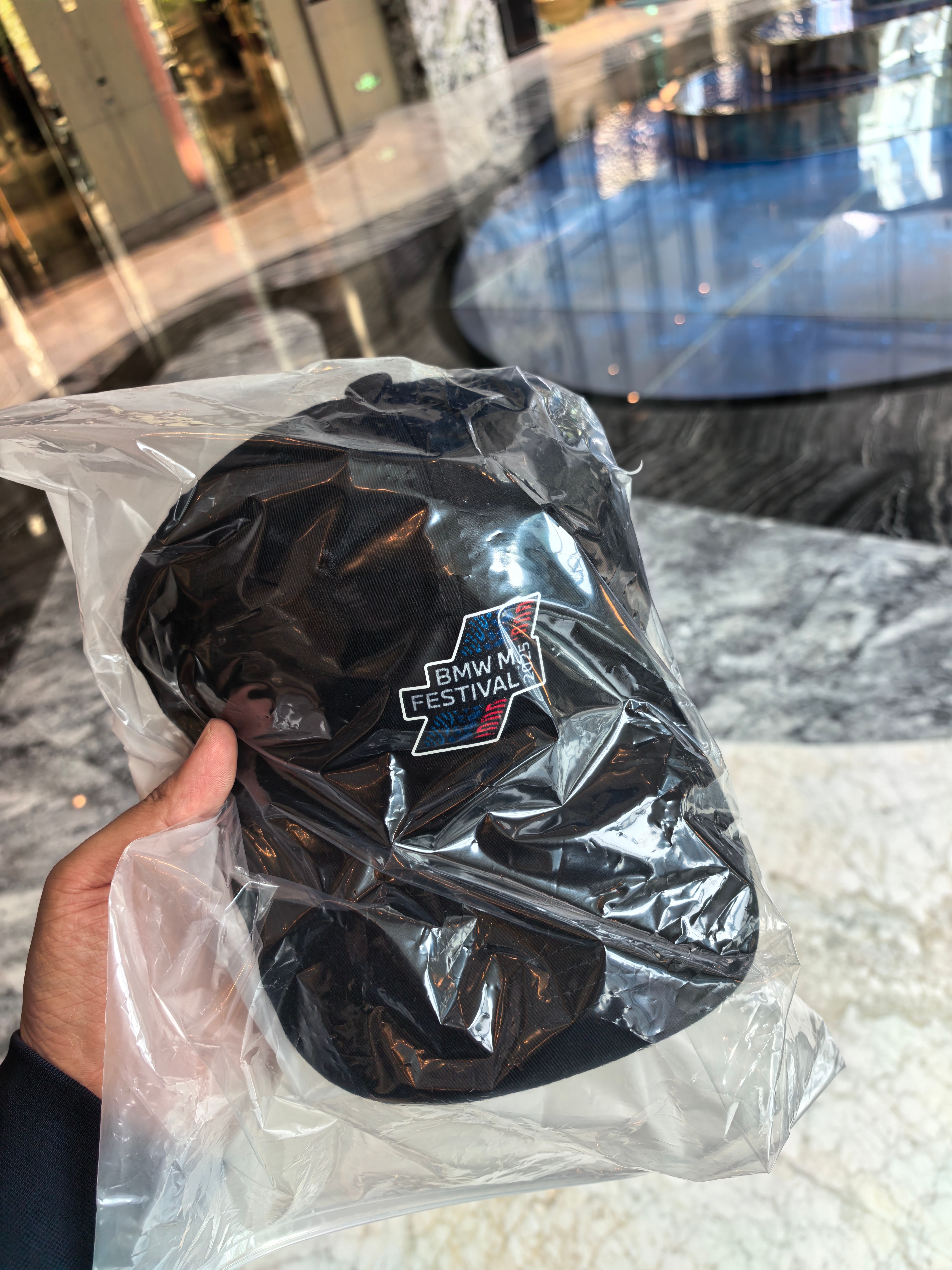 2025 BMW M 嘉年华全球限量版帽子，不知多少个铁，评，走 👋  ​​​