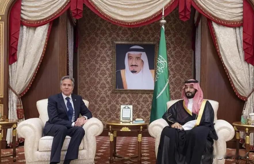 解除对沙特出售攻击性武器。据美国内部知情人士称，美国拜登政府已经向国会通报了解除