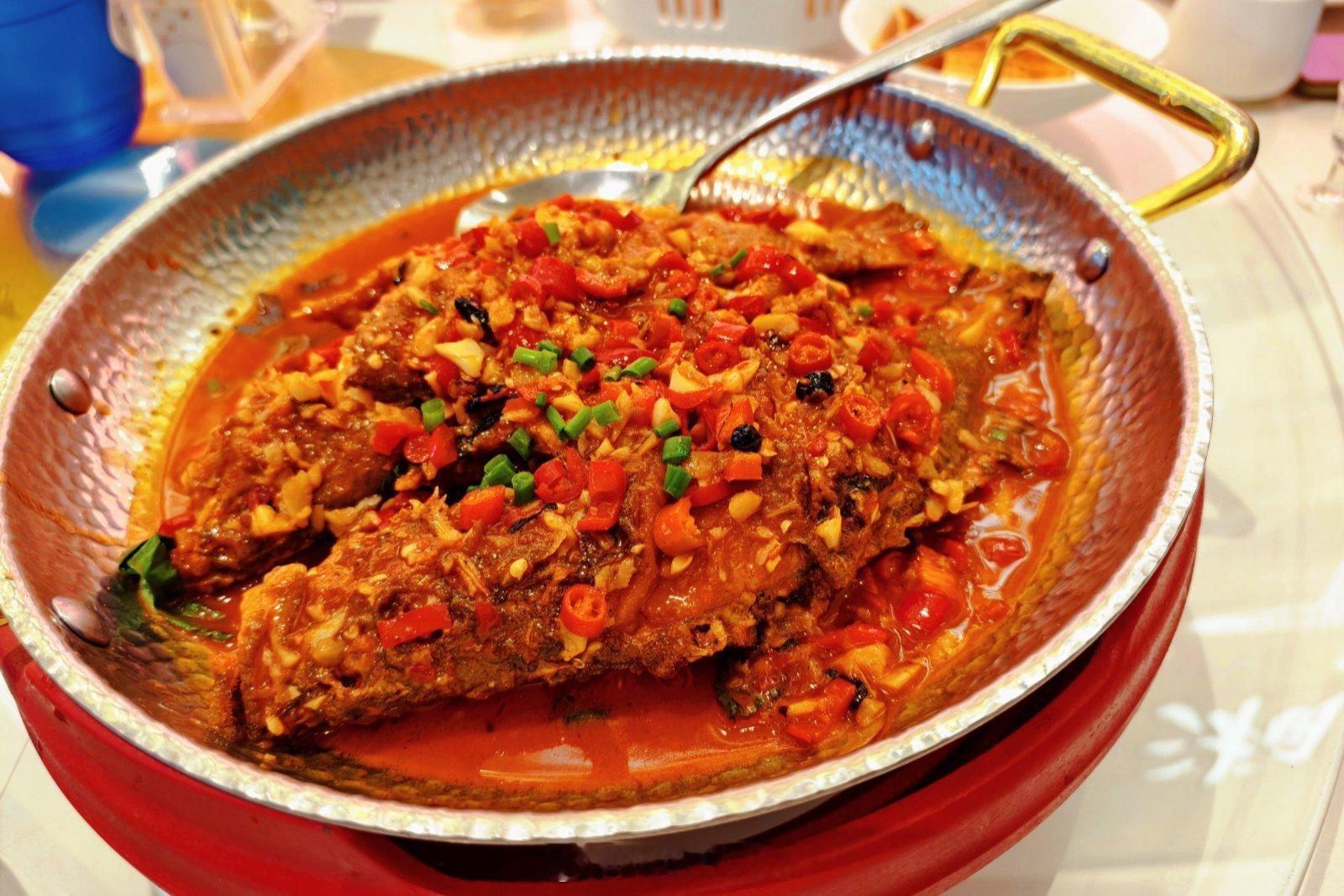 幸亏有俩不辣的菜，要不这饭没法吃了[二哈]每日一餐分享  ​​​