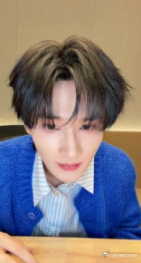 余宇涵元宵直播余宇涵复工精神状态 果然新鲜的余宇涵才是最解压的，直播里的他幽默又