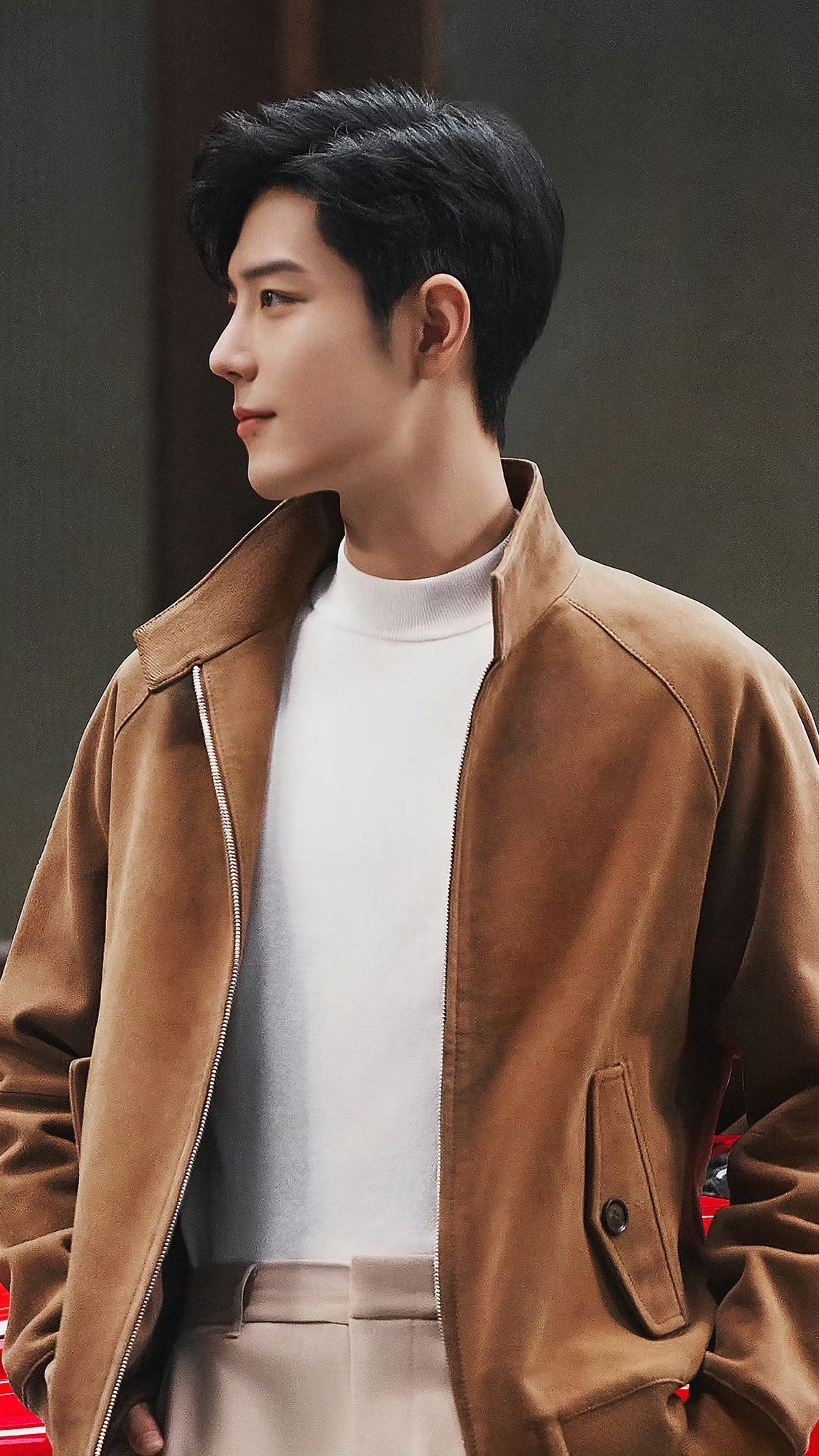 肖战 高配得感肖战两部剧在央视待播向着微光，一路追光而行。所有微光，终会汇成璀璨