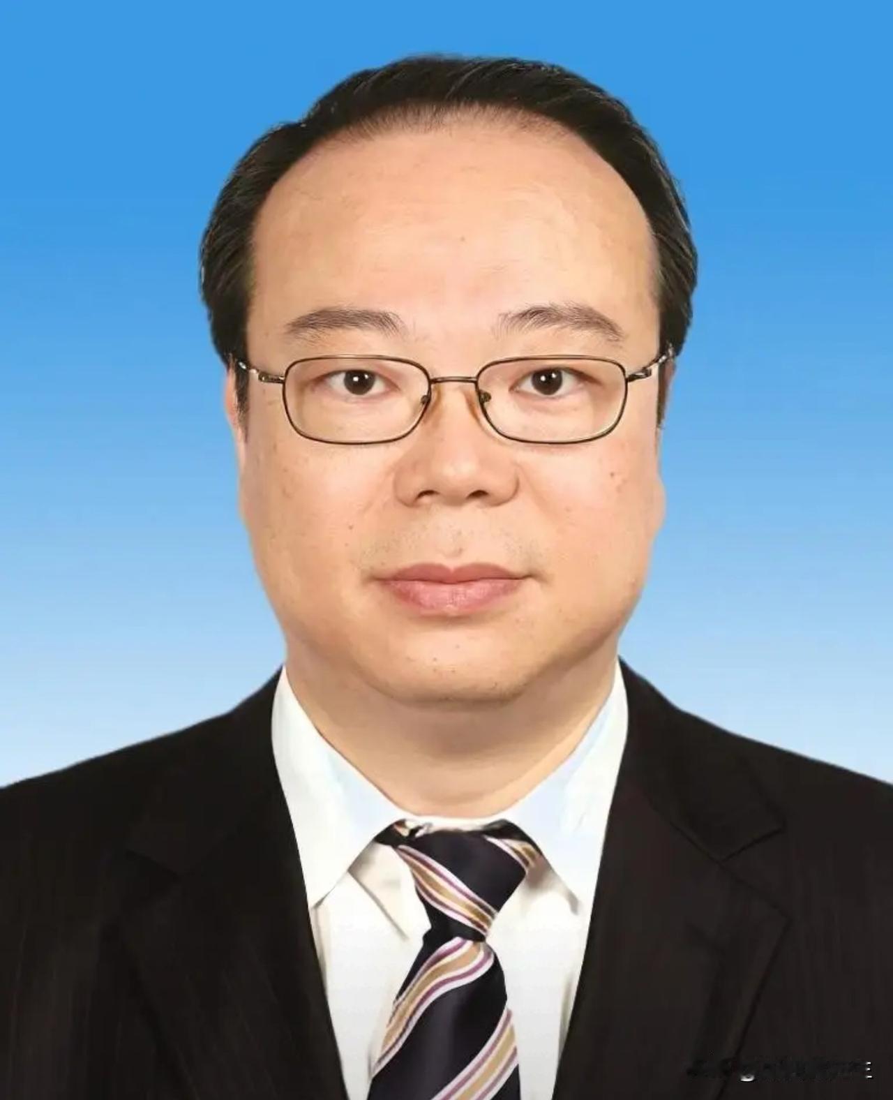 就在今天，贵州省信访局局长，省委社会工作部副部长马磊被查了。短短几十个字的官方通