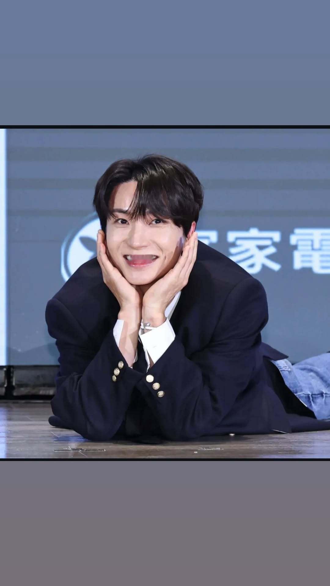 “CB百蓝_。251206利特 ins story更新： 