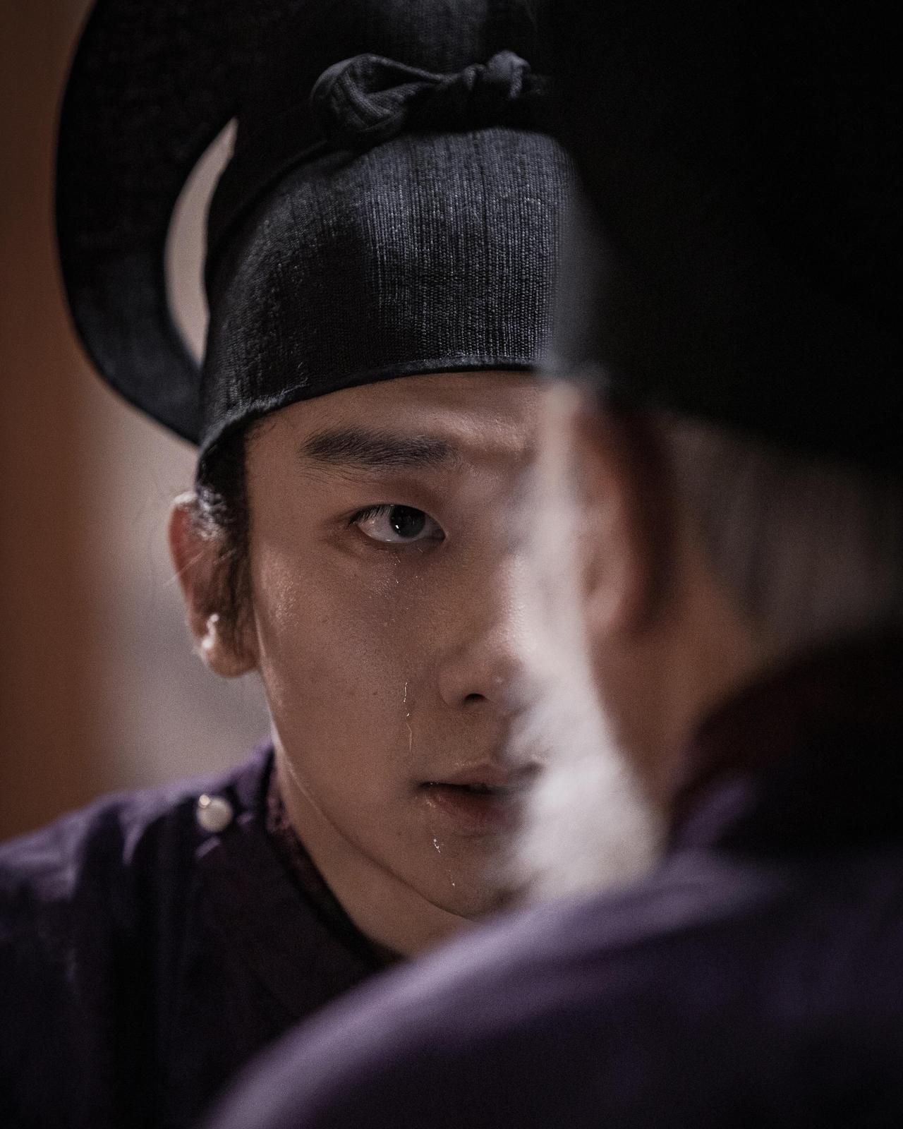 钱弘佐年少时便执掌乾坤，这等气魄和机遇可不是谁都有的。小小年纪就站在了权力的巅峰