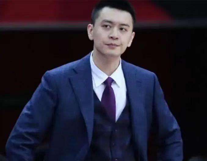 主帅杨鸣卸任，辽篮众将深情惜别！
1、辽篮老将李晓旭：“敬我最好的老大哥，感谢把