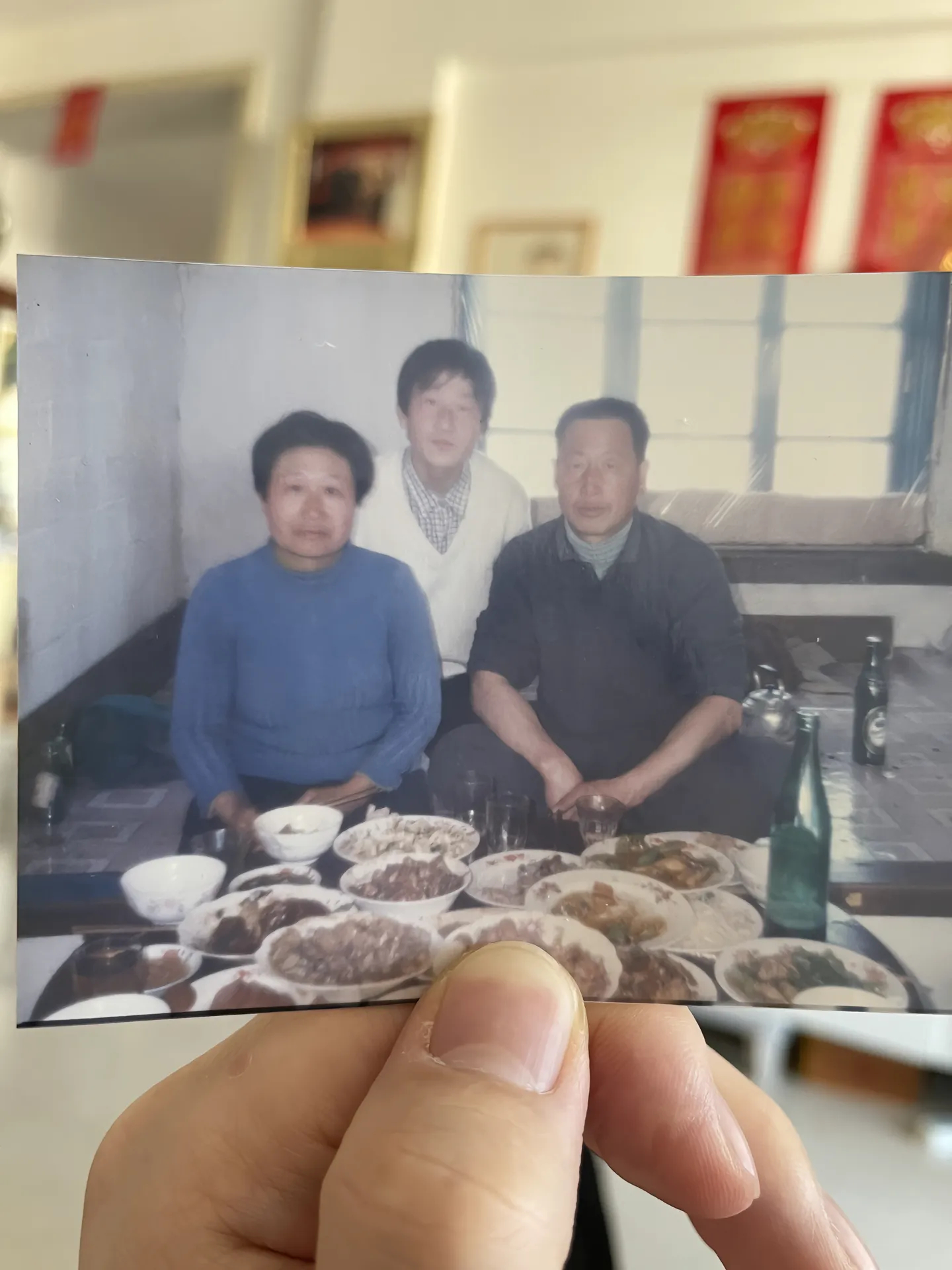 张鹤伦分享小时候的照片 