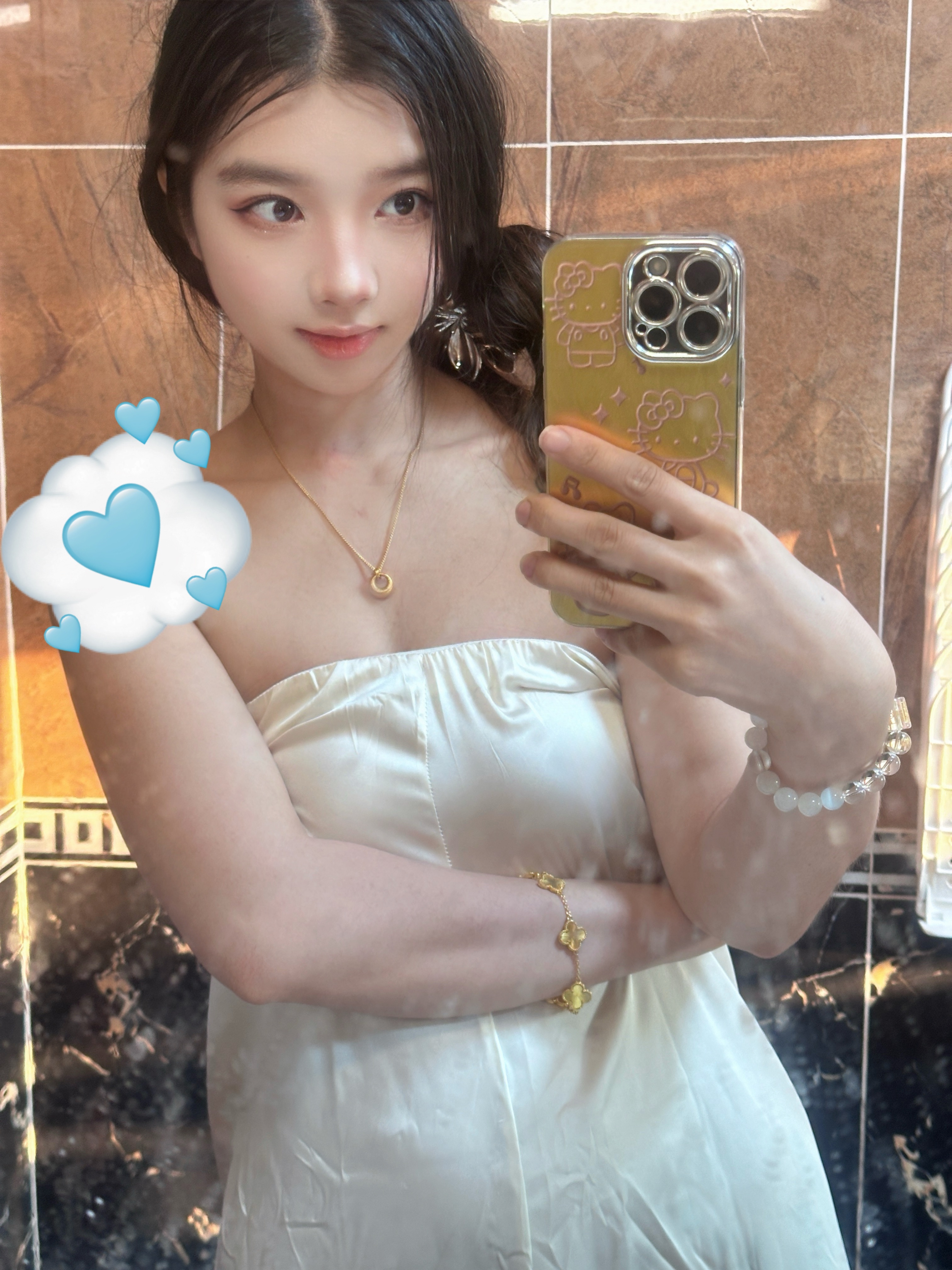 能尽情美丽且包容的城市只有成都了？估计北上广深还有杭州估计能好一点，越是大城市越