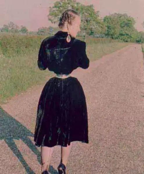 话说，从以前到现在，许多人为了婚姻或情人，做出疯狂的傻事！但以下这个女人，为感情