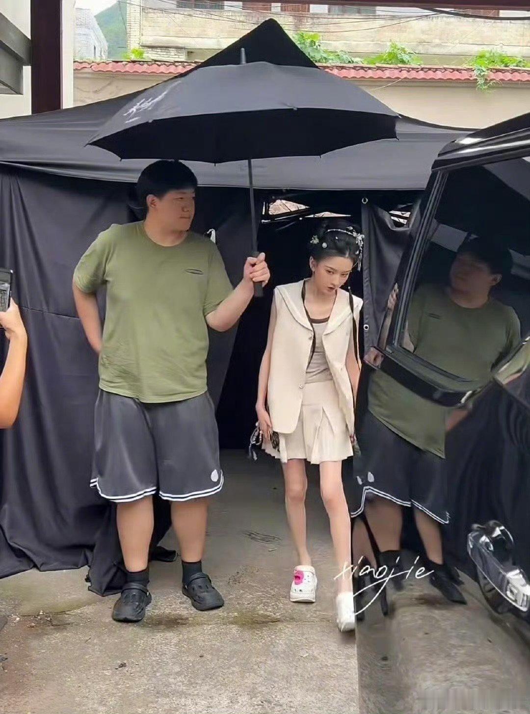 宋祖儿真的太瘦了宋祖儿怎么瘦成这样了 ​宋祖儿怎么瘦成这样了，真的有点太瘦了 ​