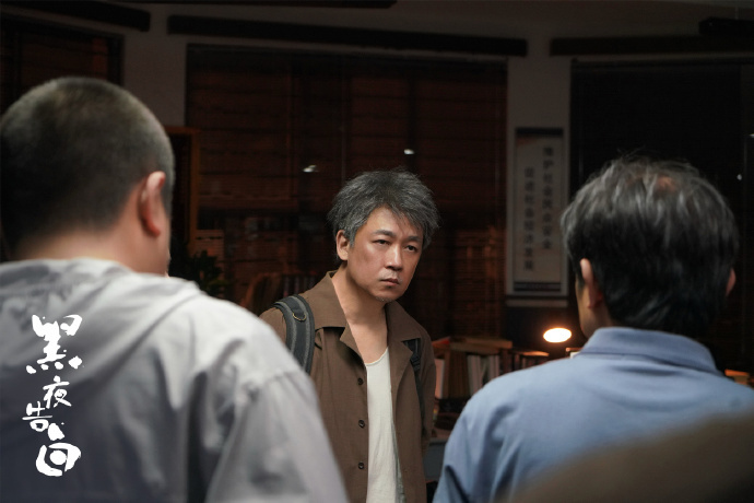 潘粤明被自己脚后跟抢了戏潘粤明：我的脚后跟有自己的想法，我也拦不住。剧中他走到一