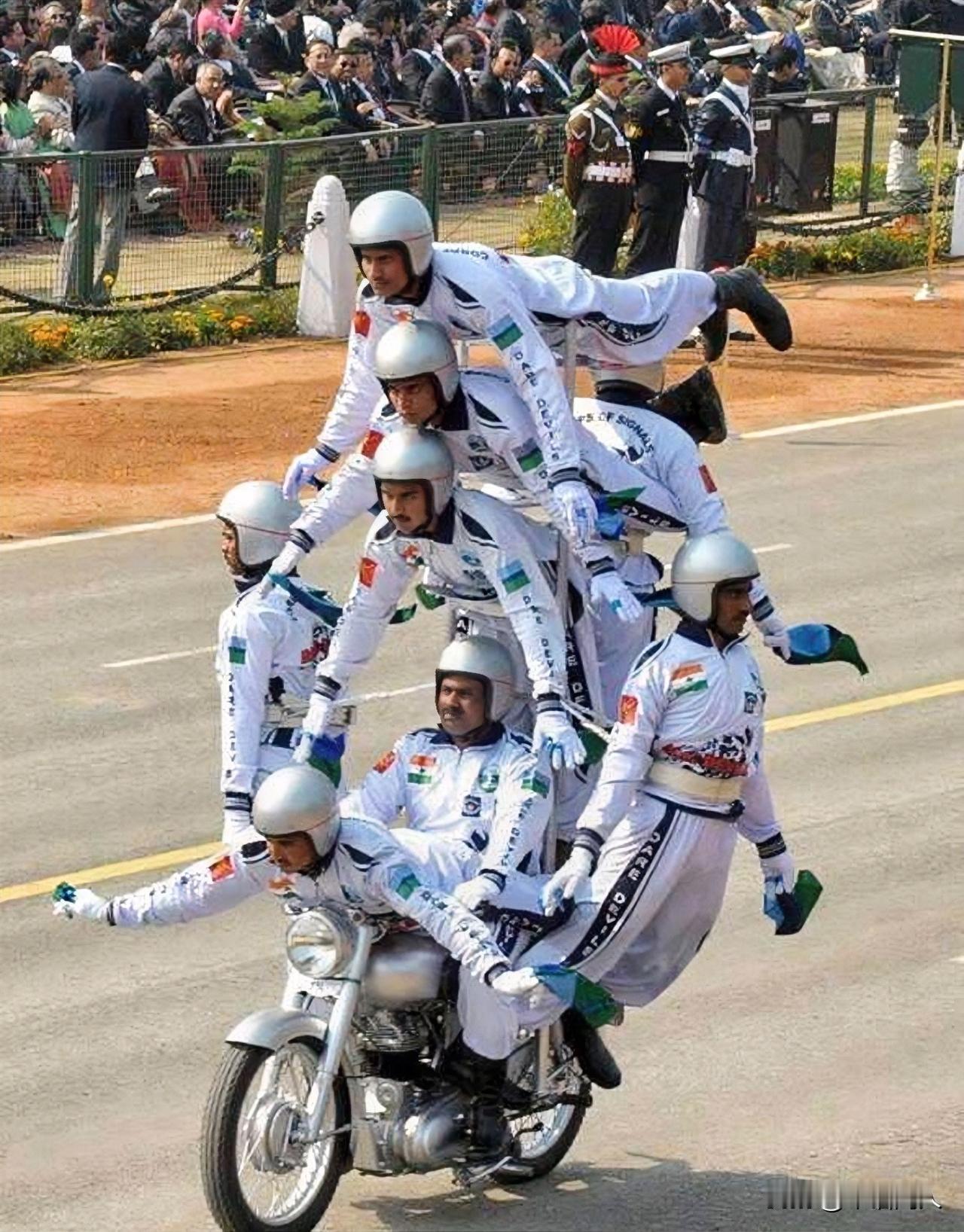 三哥是全世界最迷之自信的民族，这个我想大家都不能否认吧？网上有许多人拿出各种证据