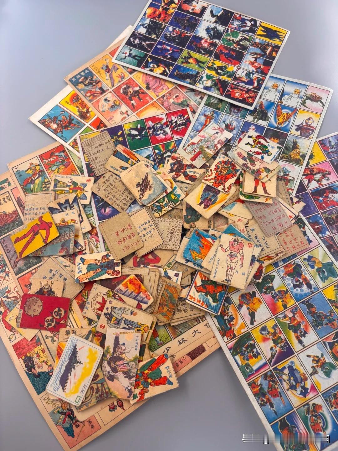 现在年味越来越淡，少了很多小时候的期盼。翻出儿时的玩具，寻找曾经的快乐！
童年过