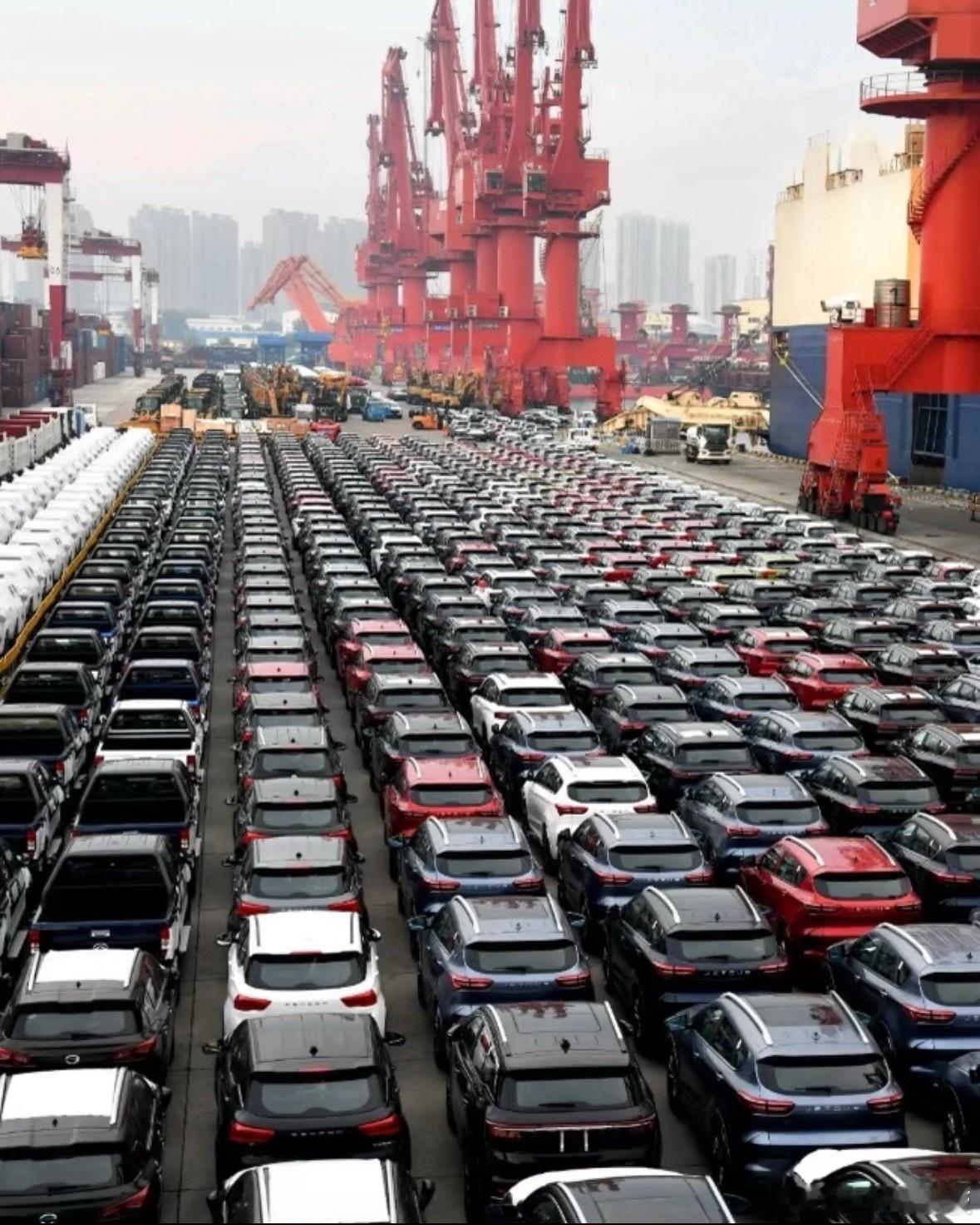 中国车出口暴增车企却不赚钱今年上半年我国汽车出口量达509万辆，其中乘用车出口4