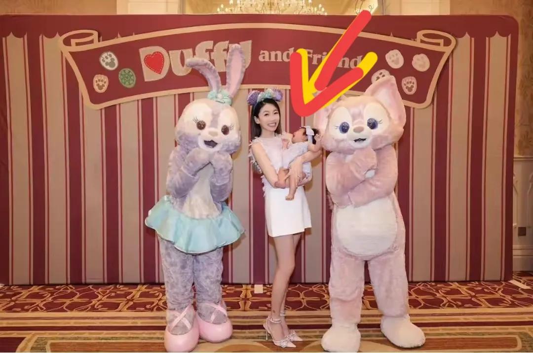 郑恺的前女友，被骂上热搜！

6月22日，郑恺的前女友程晓玥，突然被骂上了热搜，