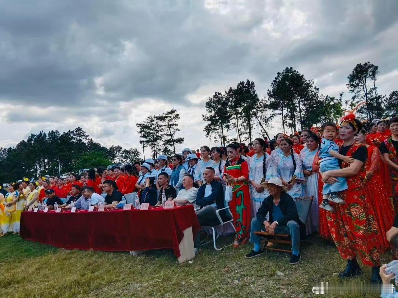 台州仙居以舞为媒绘就横溪共富图 浙江台州。 5月16日，以 “万年下汤 稻源横溪