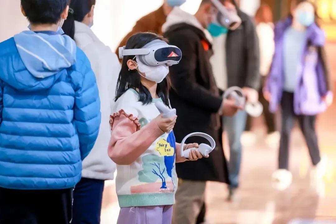 买了VR眼镜，却不知道玩什么内容？
快来试试PICO与Intel联合打造IP——