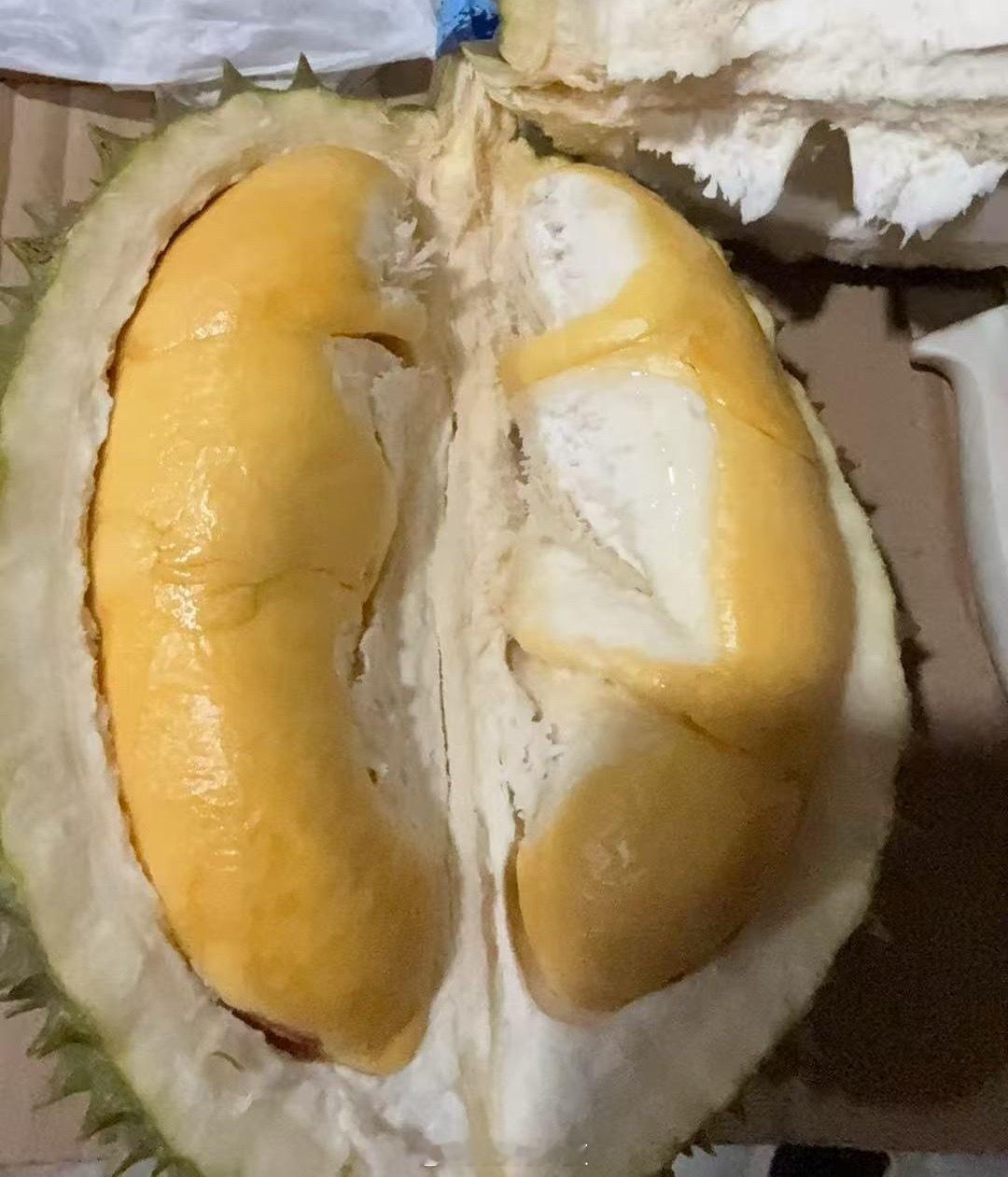 开榴莲开出三房榴莲糖最近也买了个 这算开出来报恩榴莲吗托曼尼青皮榴莲 很甜 就是