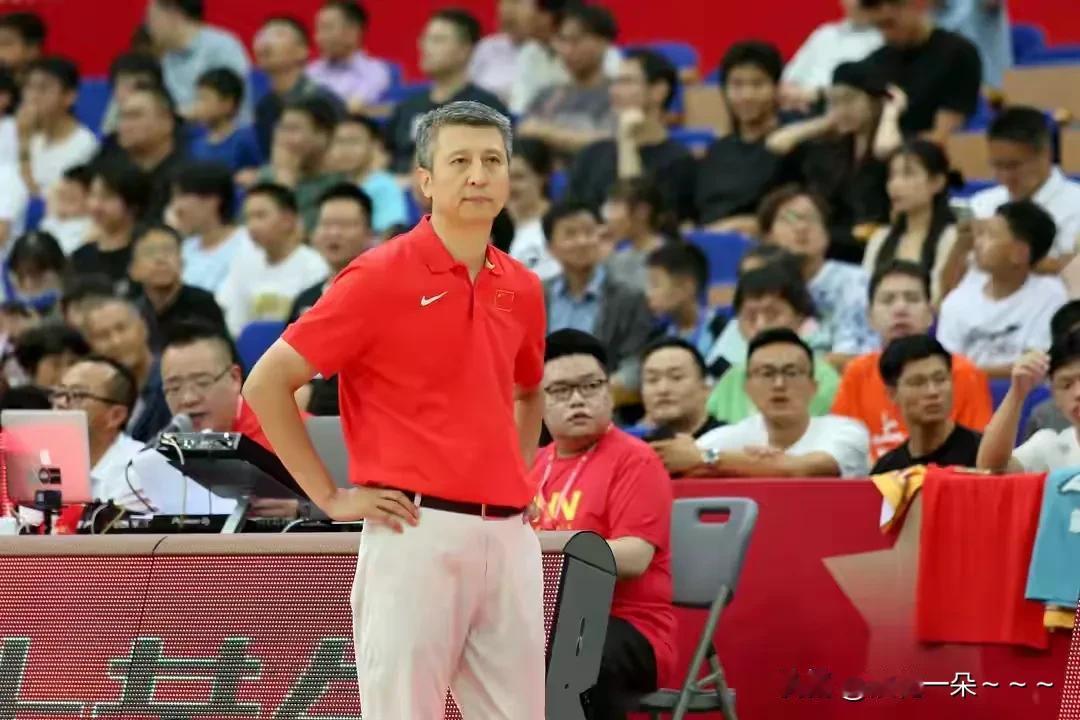 一大早，见鬼了，见鬼了？
就是这个人，创造了历史，创造了中国篮球的历史，一鼓作气