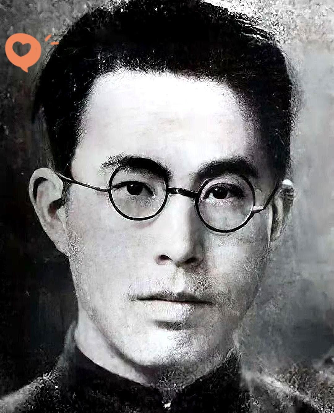 1942年，地下党郑文道求死未果被日军囚于医院。护士换药时总多给一张纱布，他猛然