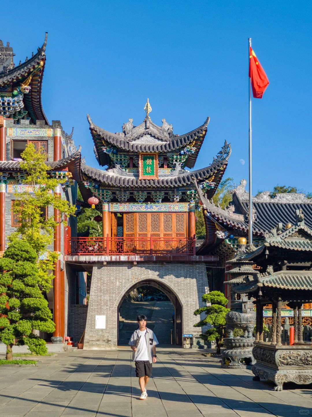 相比于弘法寺，我更喜欢这座人少清净的寺庙