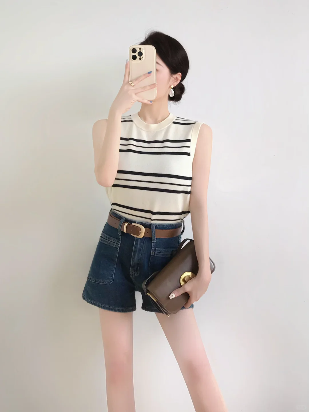 好喜欢这个小个子look！条纹背心➕牛仔短裤