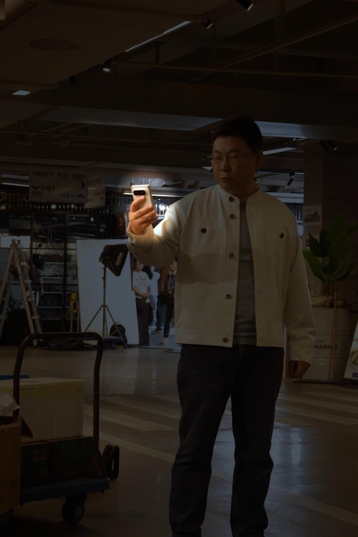 余承东首曝大阔折真机 华为官宣大阔折命名PuraXMax 华为大阔折正式官宣定名